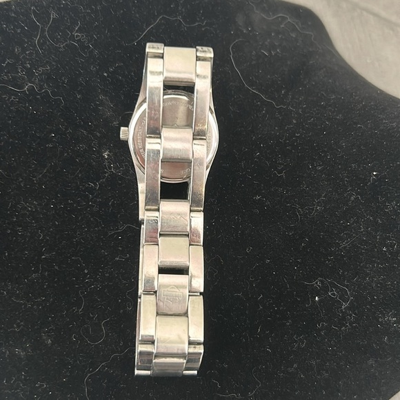 Watch Harley Davidson Woman - Picture 2 of 2